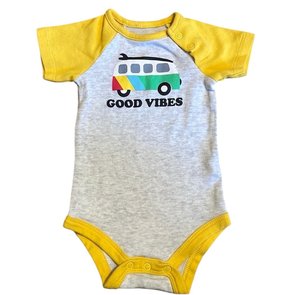 🔴Baby onesie. Size 0-3 months